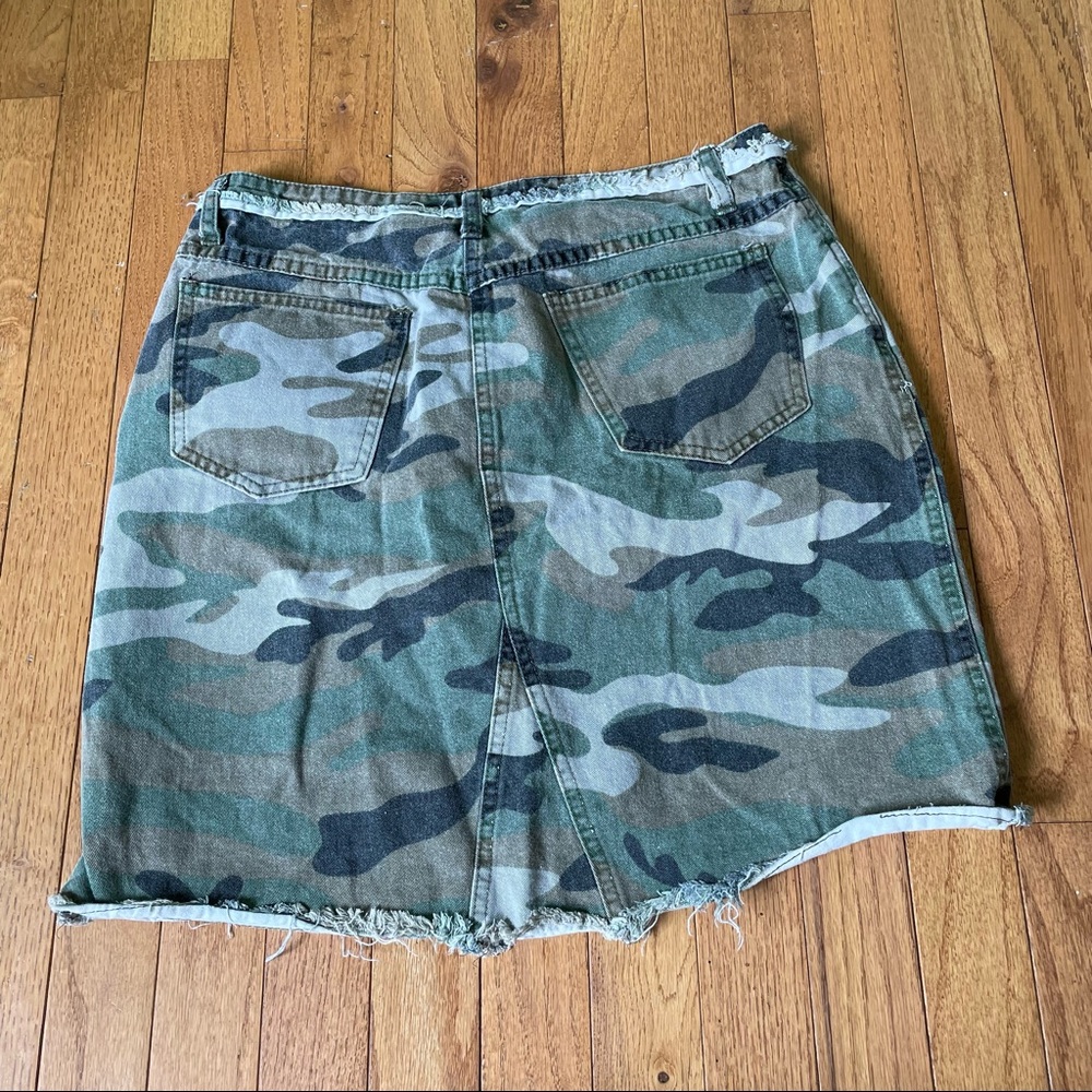 VINTAGE Y2K TAG RAG GREEN CAMOUFLAGE PRINT SKIRT CYBER RAVER SIZE 11